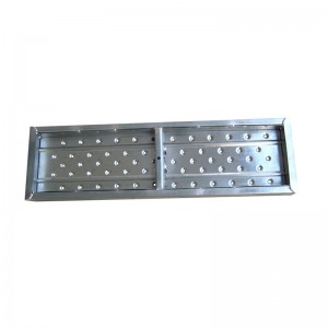 Tablero de acero galvanizado de ancho 240 con interior cerrado